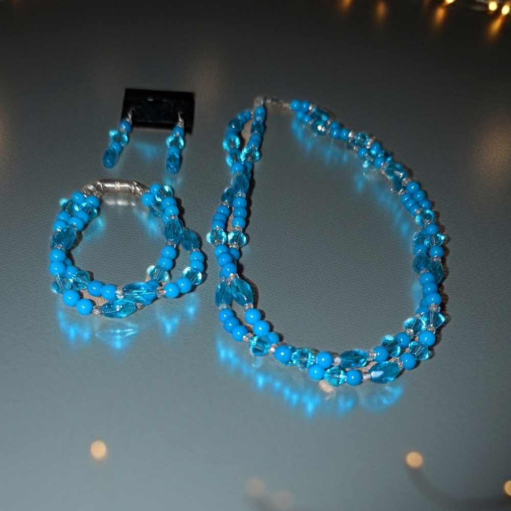 Sparkling Exquisite Elegant 3 Piece Turquoise Glass Beaded Jewelry Set Handmade